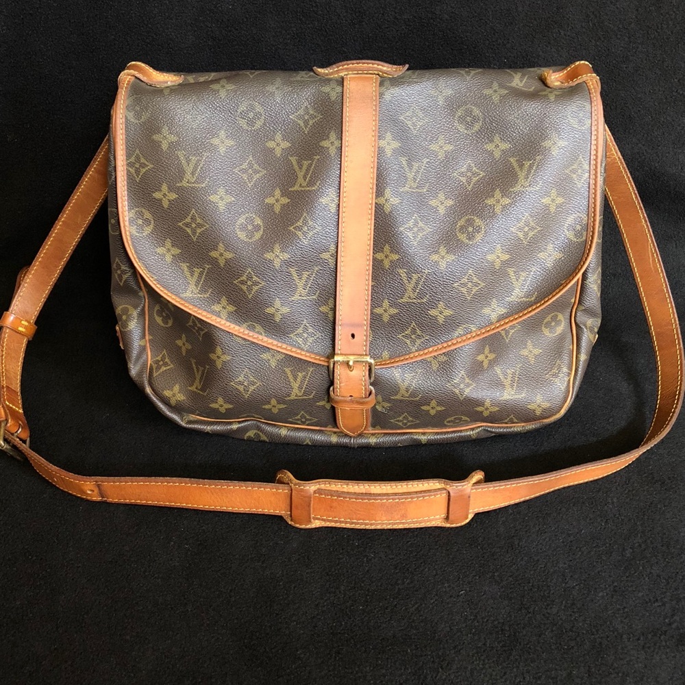 ❌SOLD❌ Louis Vuitton Saumur 35